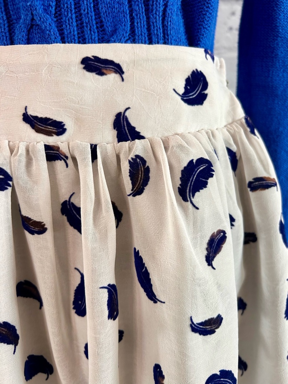 2 Piece Styled Outfit Flocked Velvet Mini Skirt Cream Blue Sweater Office Chic - Picture 12 of 16